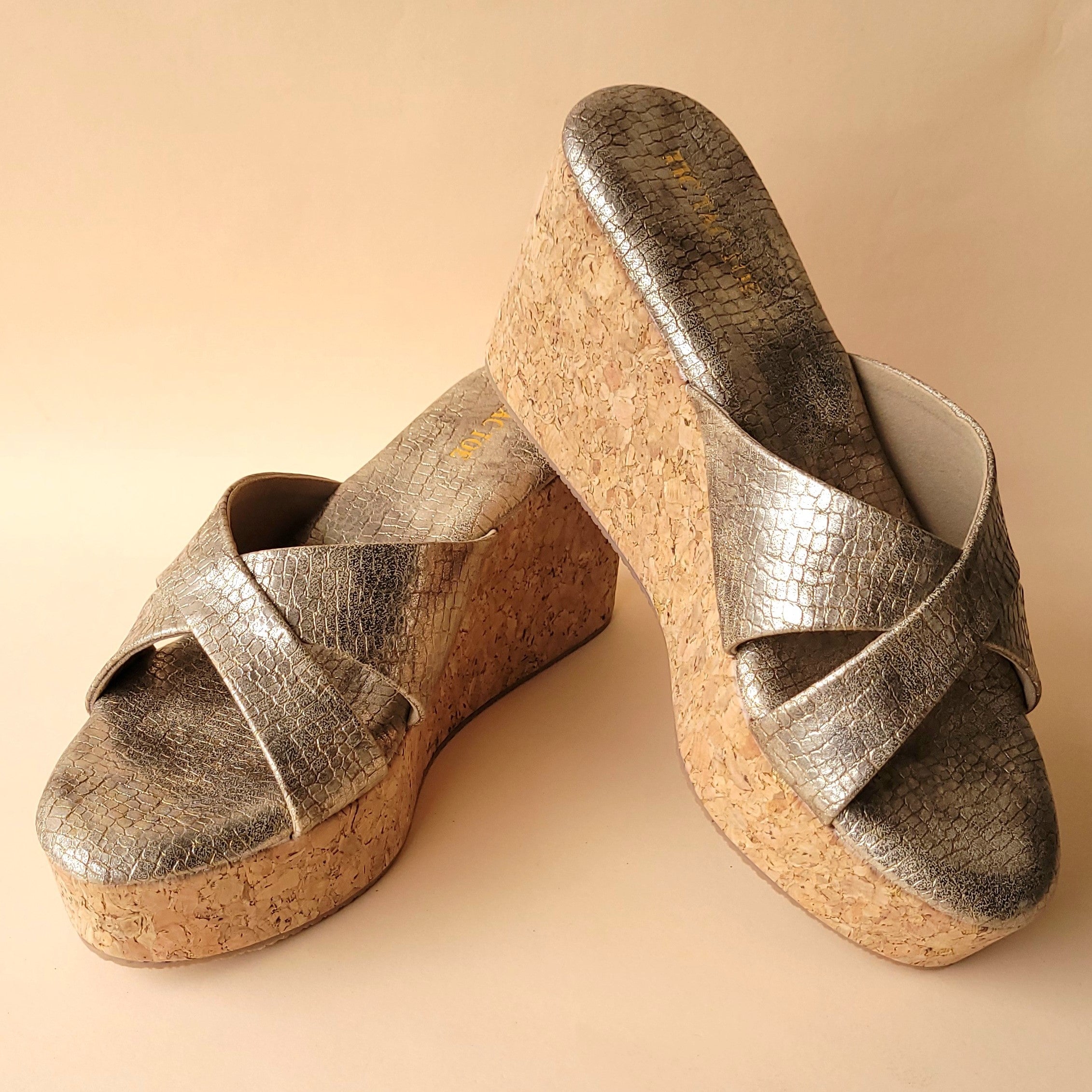 Dull Gold Textured Cross Wedge