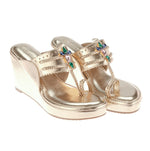 Load image into Gallery viewer, Metallic Gold Diamond Fitting Kolhapuri Wedge
