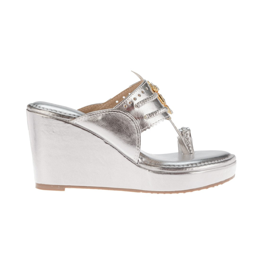 Metallic Silver Diamond Fitting Kolhapuri Wedge