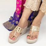 Load image into Gallery viewer, Golden Tikli Beige Kolhapuri Wedge
