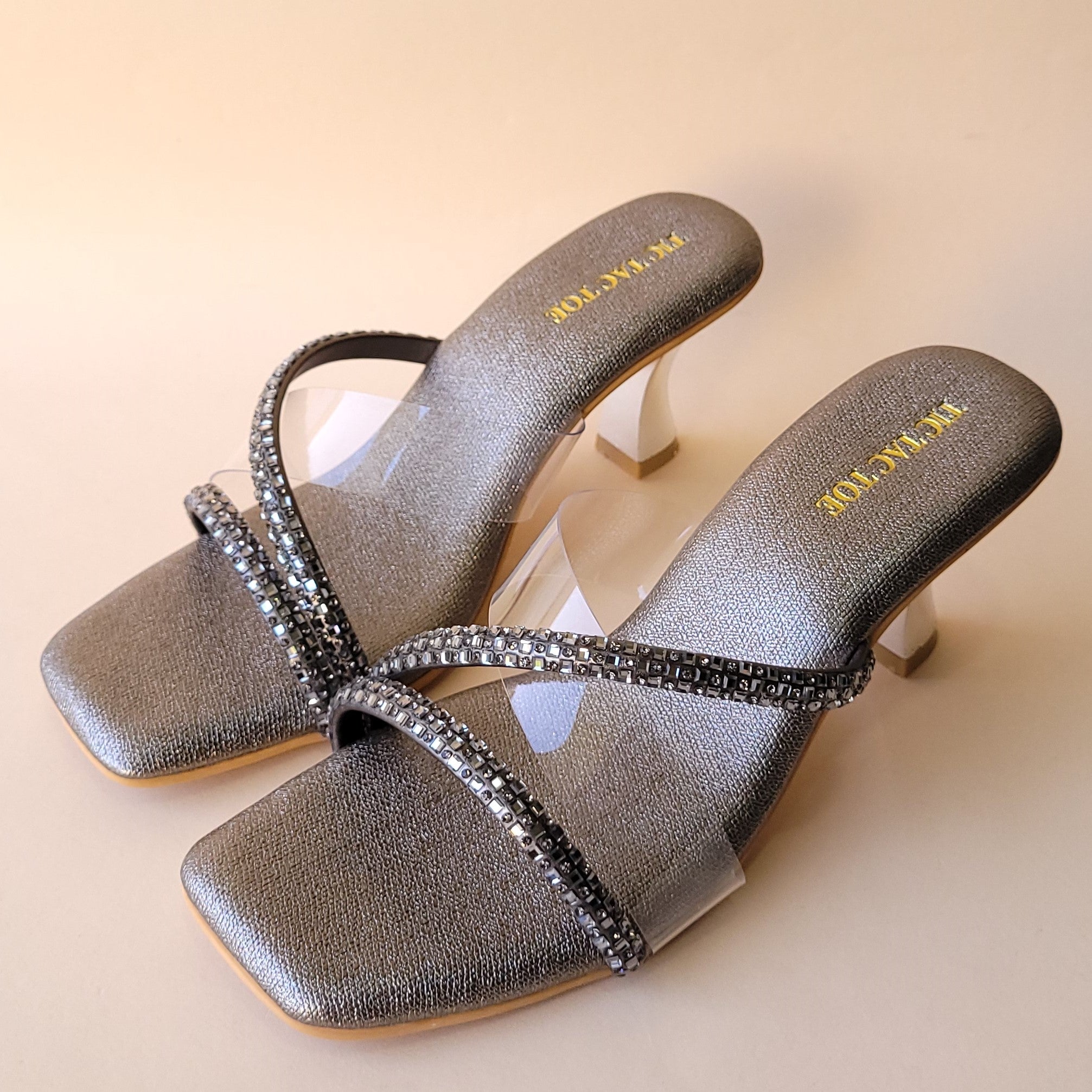 Grey Diamond Cross Strap Block