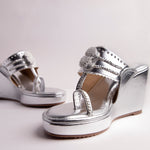 Load image into Gallery viewer, Metallic Silver Tasseled Kolhapuri Wedge
