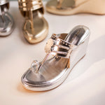 Load image into Gallery viewer, Metallic Silver Tasseled Kolhapuri Wedge
